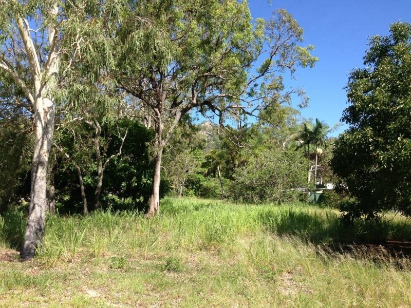 37 Sooning Street, Nelly Bay, Magnetic Island QLD 4819