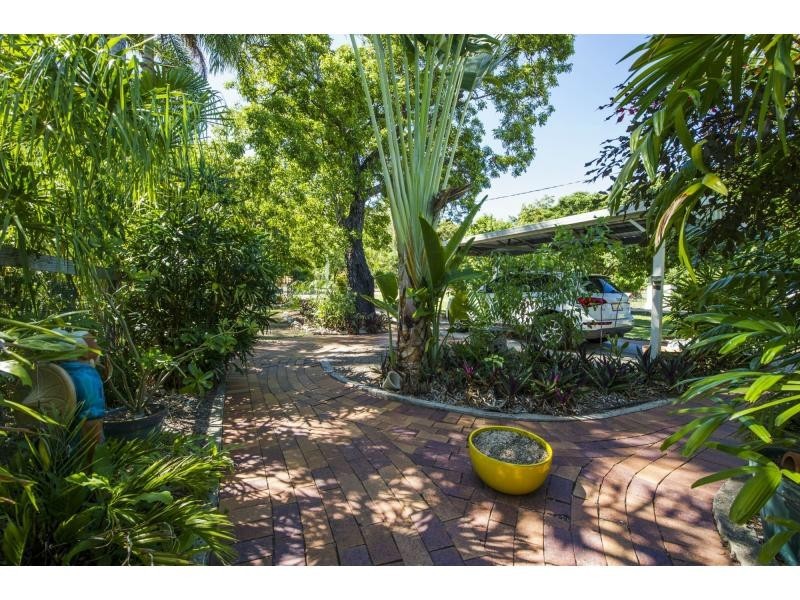 40 McCabe Crescent, Arcadia, Magnetic Island QLD 4819