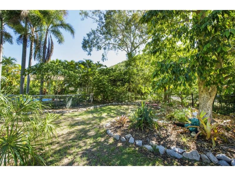 40 McCabe Crescent, Arcadia, Magnetic Island QLD 4819
