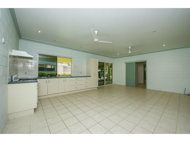 9 Robson Street, Nelly Bay QLD 4819