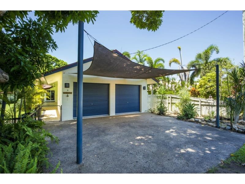 9 Robson Street, Nelly Bay QLD 4819