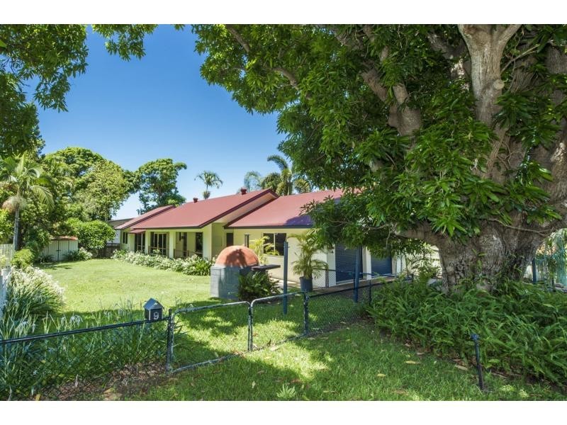 9 Robson Street, Nelly Bay QLD 4819