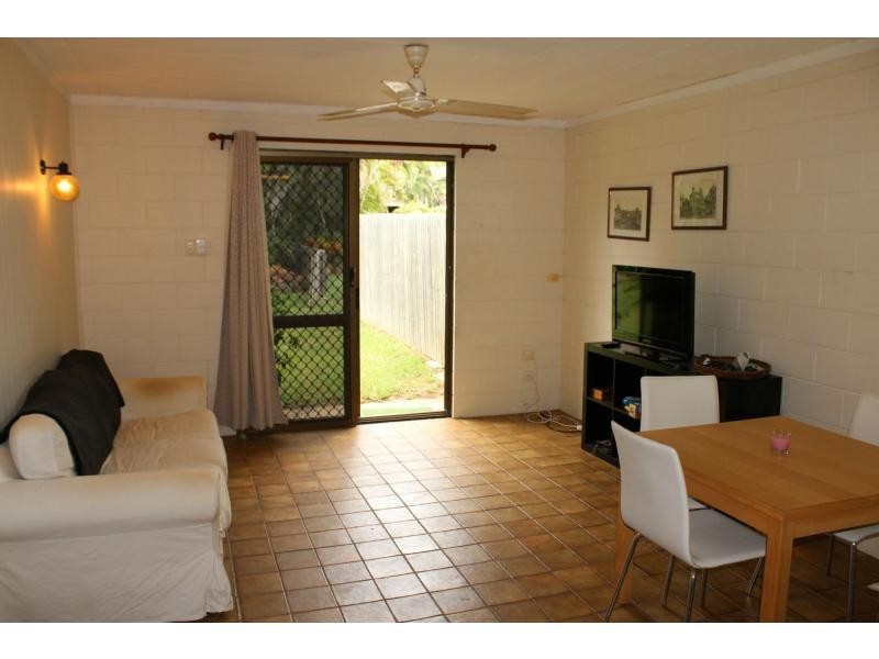 2/2 Widdowson Court, Picnic Bay QLD 4819