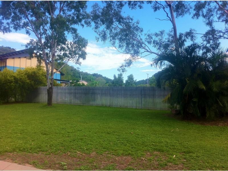 11 Bayside Court, Horseshoe Bay, Magnetic Island QLD 4819
