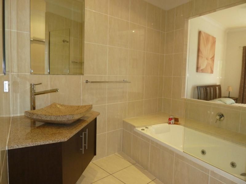 Unit 3/34 Warboys Street, Nelly Bay, Magnetic Island QLD 4819