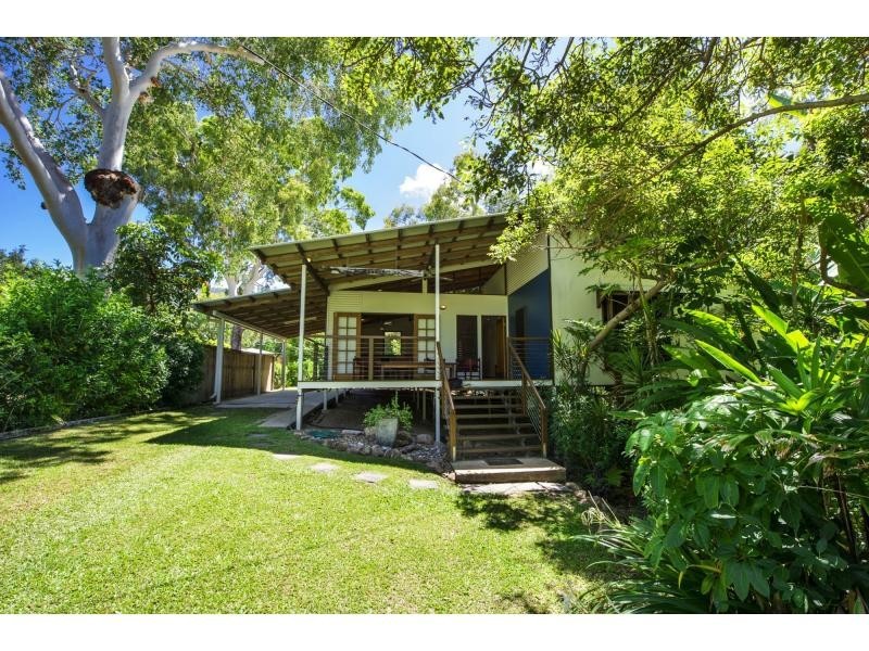 16 Bottiger Street, Nelly Bay, Magnetic Island QLD 4819