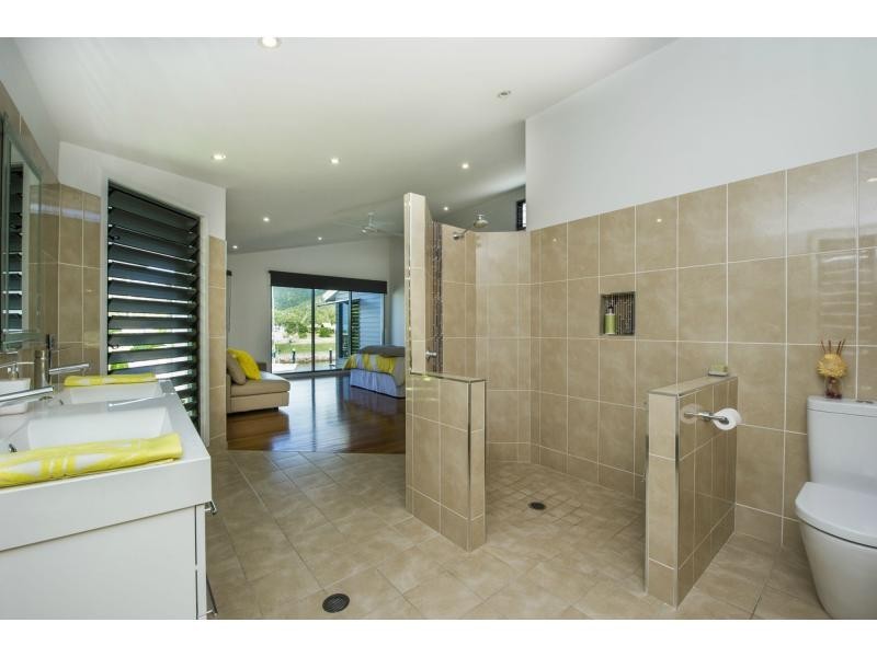 20 The Cove, Nelly Bay QLD 4819