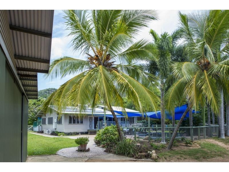 146-150 Gifford Street, Horseshoe Bay, Magnetic Island QLD 4819