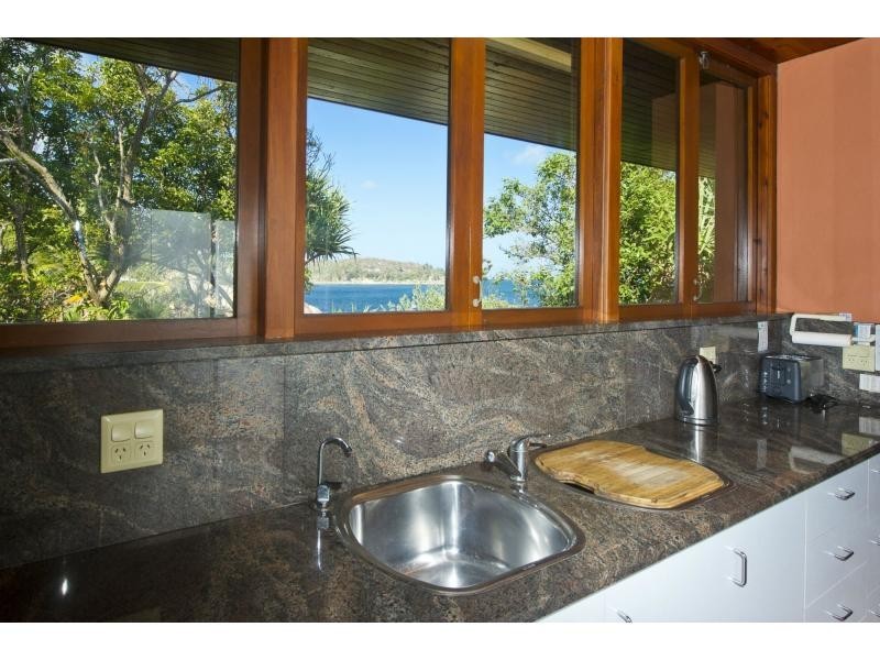 12 Boulder Court, Nelly Bay QLD 4819