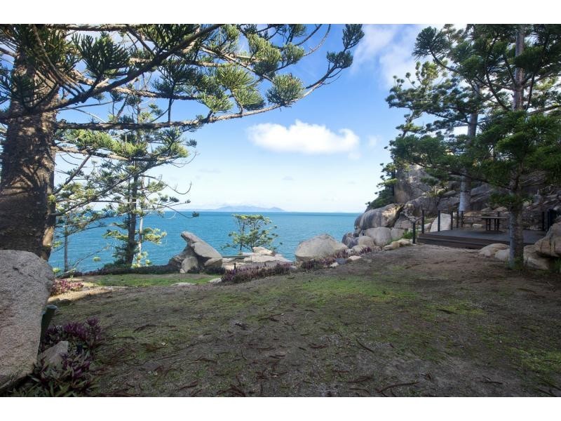 12 Boulder Court, Nelly Bay QLD 4819