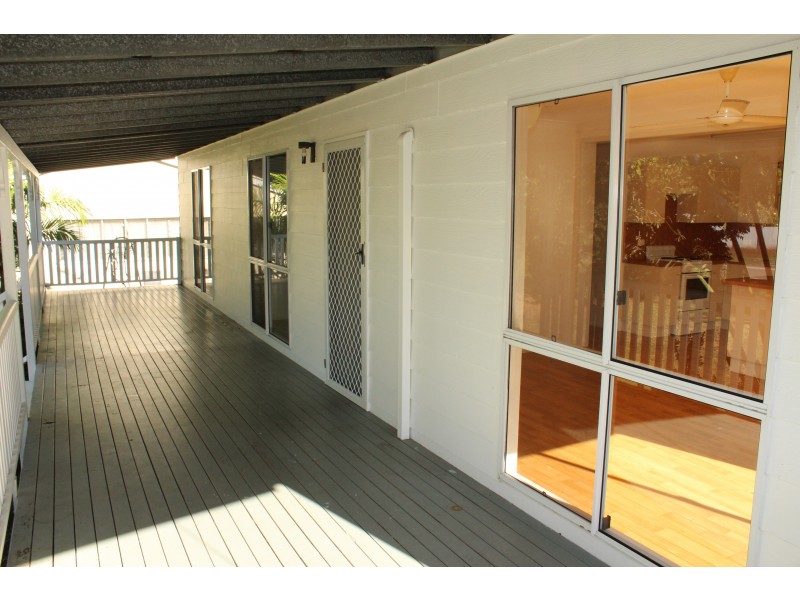 22 Birt Street, Picnic Bay QLD 4819