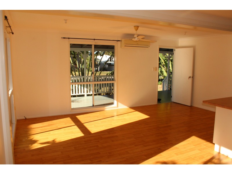 22 Birt Street, Picnic Bay QLD 4819