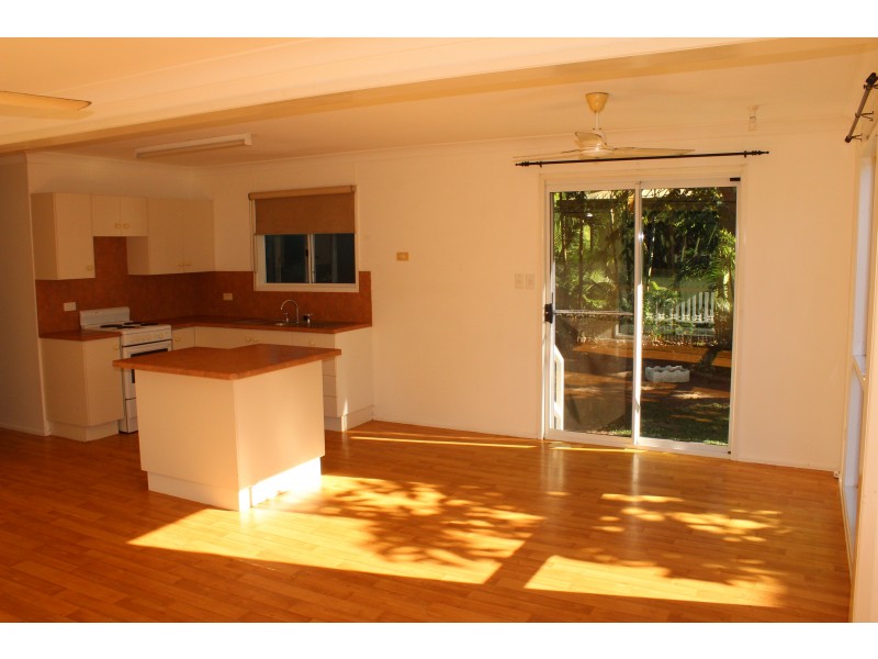 22 Birt Street, Picnic Bay QLD 4819