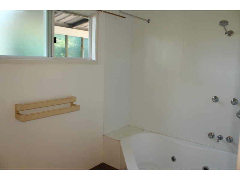 22 Birt Street, Picnic Bay QLD 4819