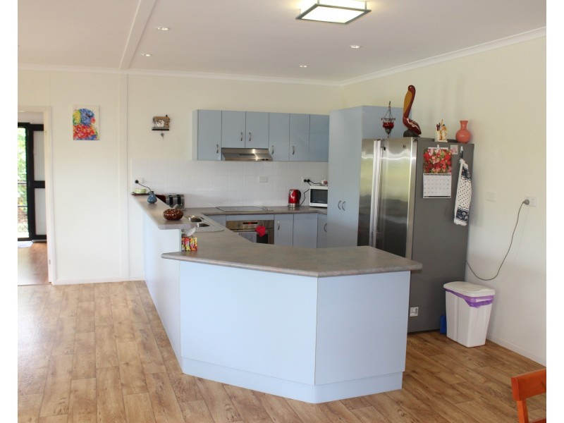 98 Gifford Street, Horseshoe Bay QLD 4819