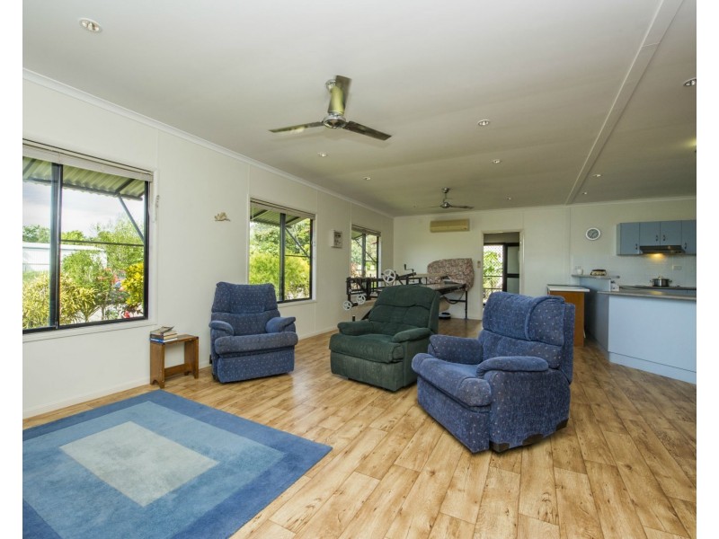 98 Gifford Street, Horseshoe Bay QLD 4819