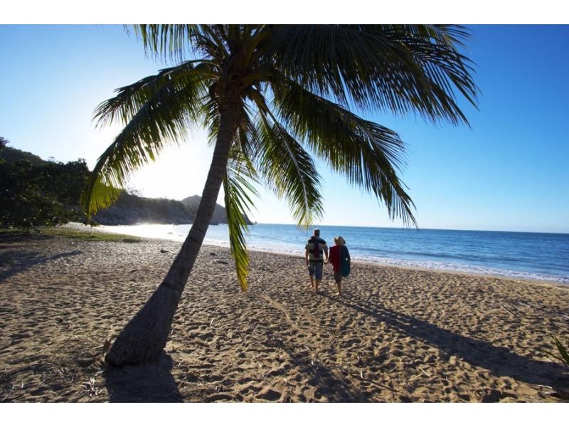 14-15 The Esplanade, Nelly Bay QLD 4819