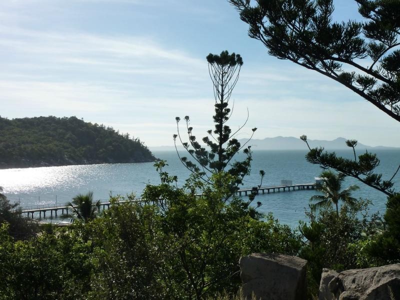Unit 1/6 Esplanade , Picnic Bay, Magnetic Island QLD 4819