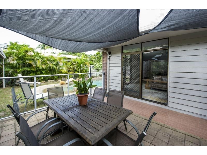 5 Robson Street, Nelly Bay QLD 4819