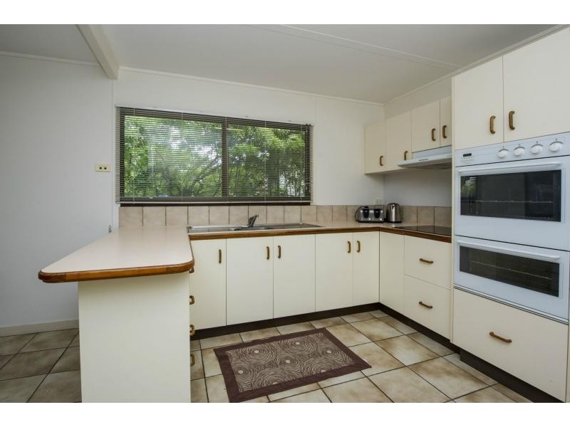 5 Robson Street, Nelly Bay QLD 4819