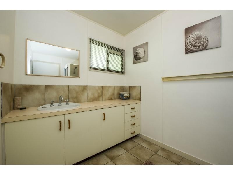 5 Robson Street, Nelly Bay QLD 4819