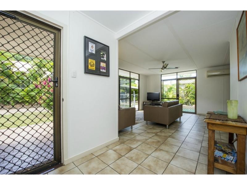 5 Robson Street, Nelly Bay QLD 4819