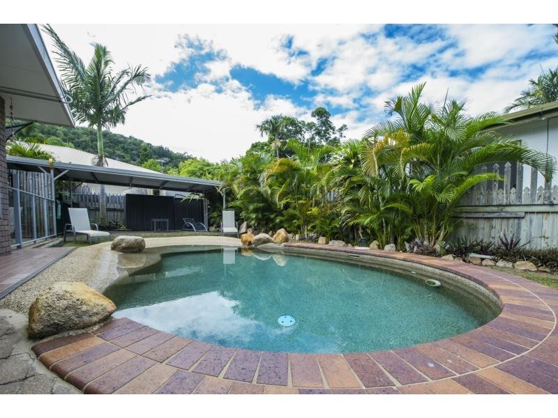 5 Robson Street, Nelly Bay QLD 4819