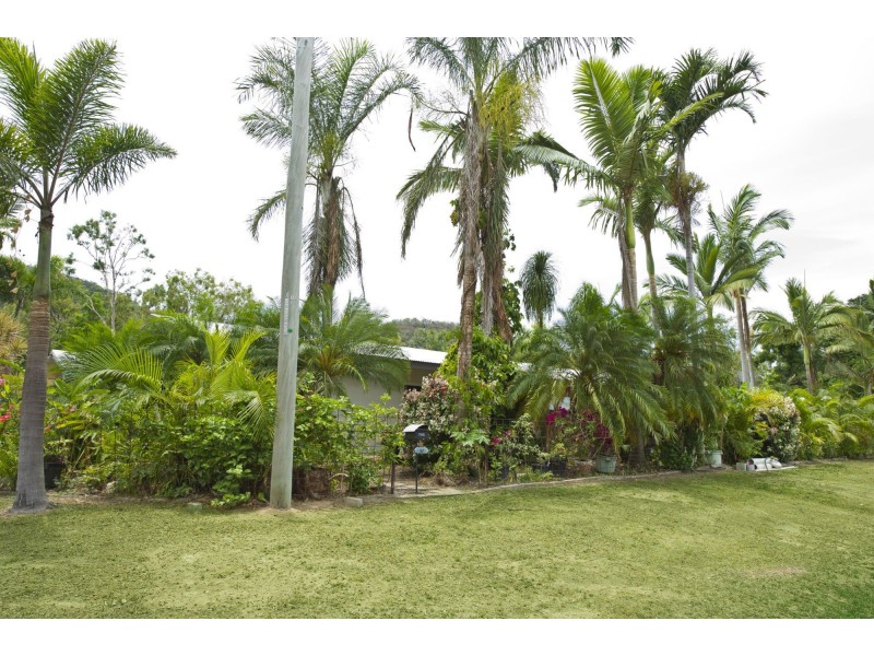 21 THE GROVE, Nelly Bay QLD 4819