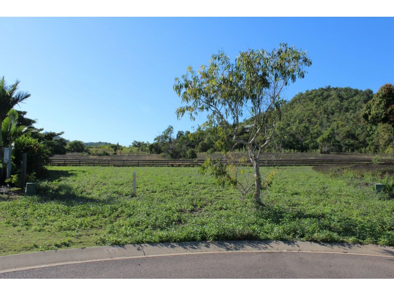 4 Stetan Court, Horseshoe Bay QLD 4819