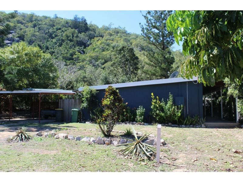 5 Kirk Street, Nelly Bay QLD 4819