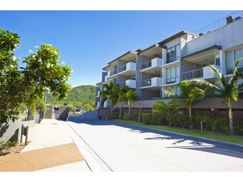 1305/146 Sooning Street, Nelly Bay QLD 4819