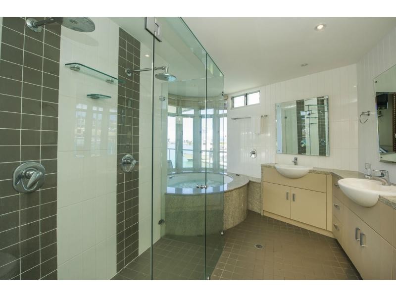 2/6 Terrace Place ‘Water’s Edge’, Nelly Bay QLD 4819