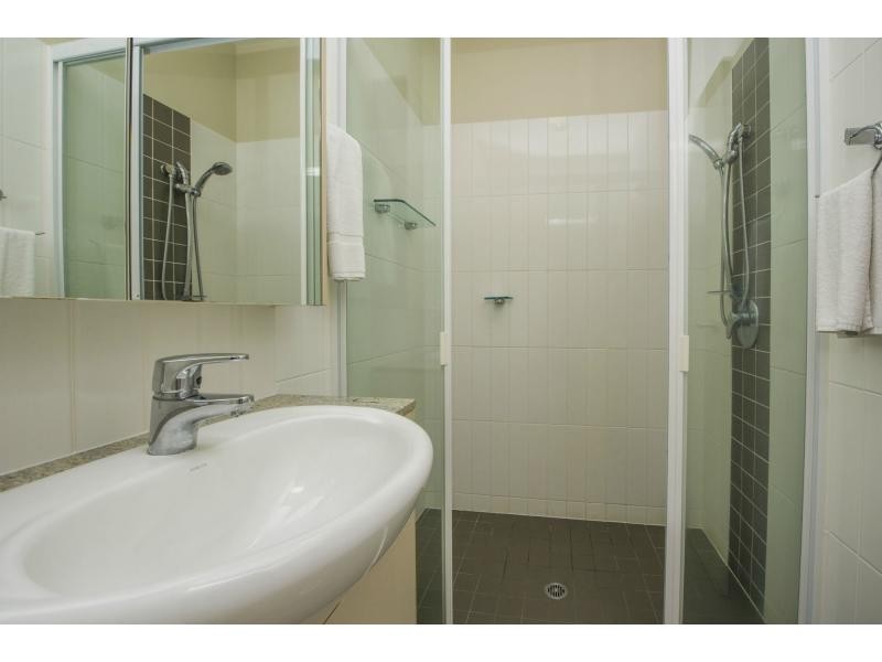 2/6 Terrace Place ‘Water’s Edge’, Nelly Bay QLD 4819