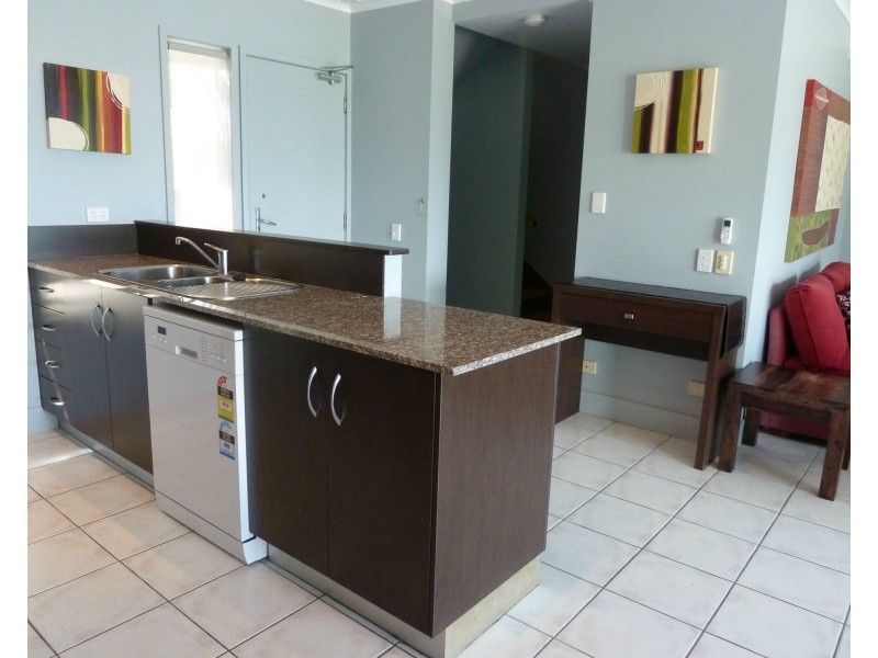 4/13-15 Terrace Place, Nelly Bay QLD 4819