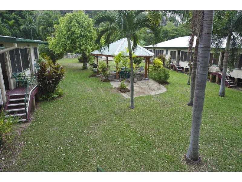 13-15 Hayles Avenue, Arcadia QLD 4819