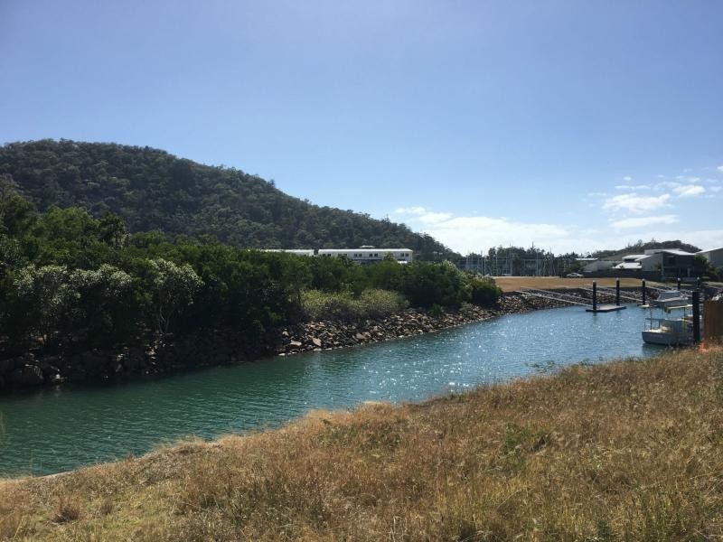 22F The Esplanade, Nelly Bay QLD 4819