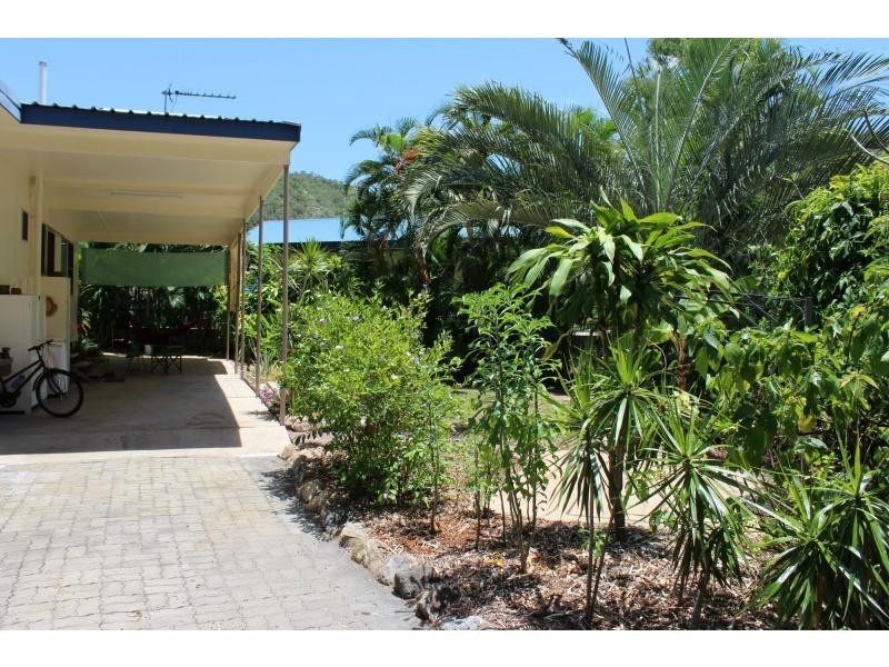 20 Sooning Street, Nelly Bay QLD 4819