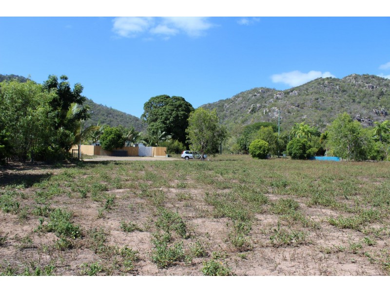 2 Stetan Court, Horseshoe Bay QLD 4819