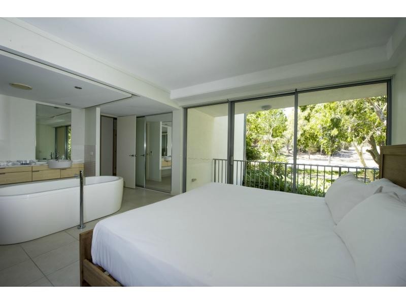 811/123 Sooning St (Blue On Blue), Nelly Bay QLD 4819