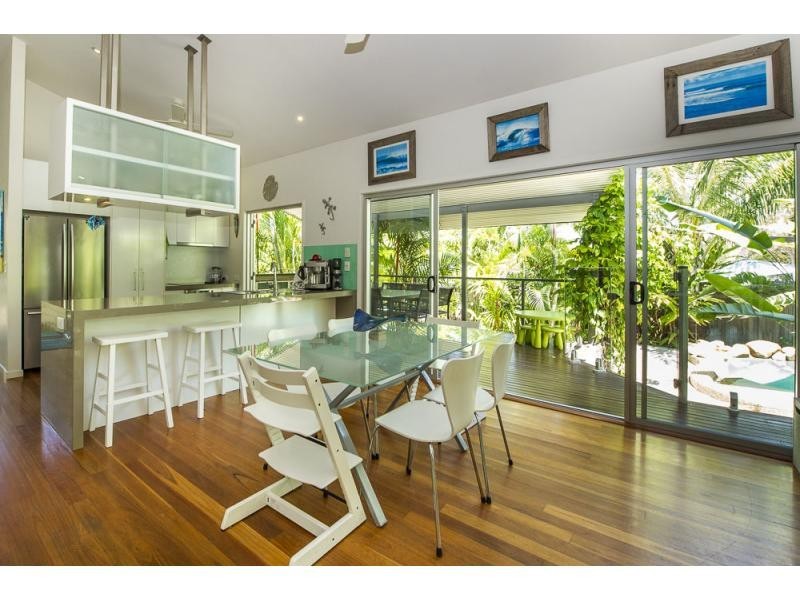 10 Serene Place, Nelly Bay QLD 4819