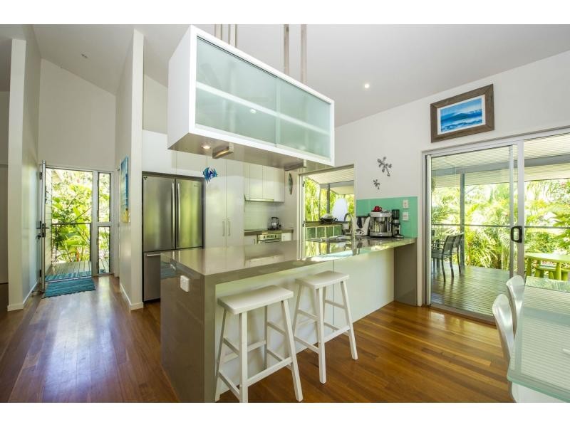 10 Serene Place, Nelly Bay QLD 4819