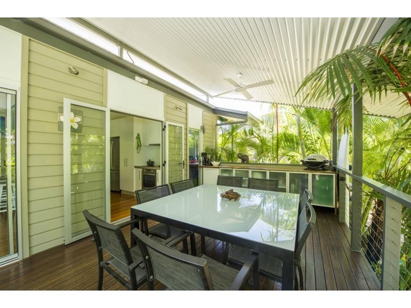 10 Serene Place, Nelly Bay QLD 4819