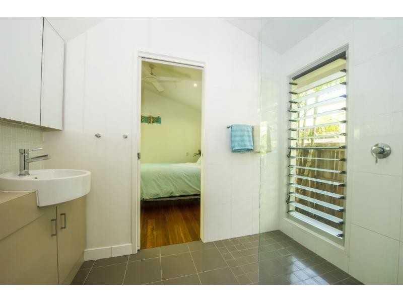 10 Serene Place, Nelly Bay QLD 4819