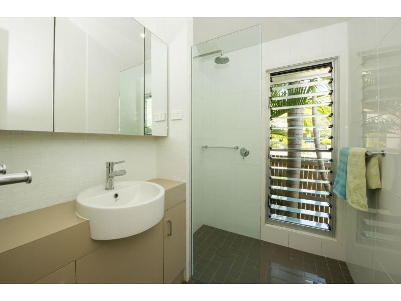 10 Serene Place, Nelly Bay QLD 4819