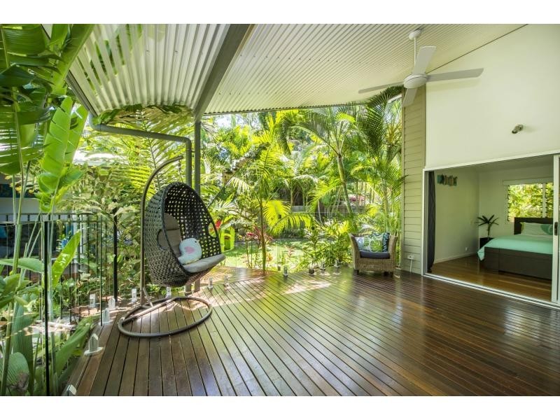 10 Serene Place, Nelly Bay QLD 4819