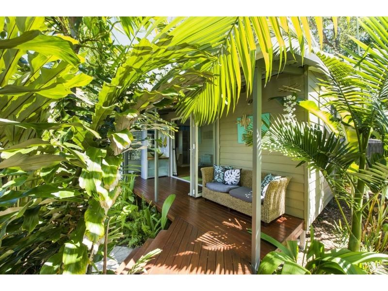 10 Serene Place, Nelly Bay QLD 4819