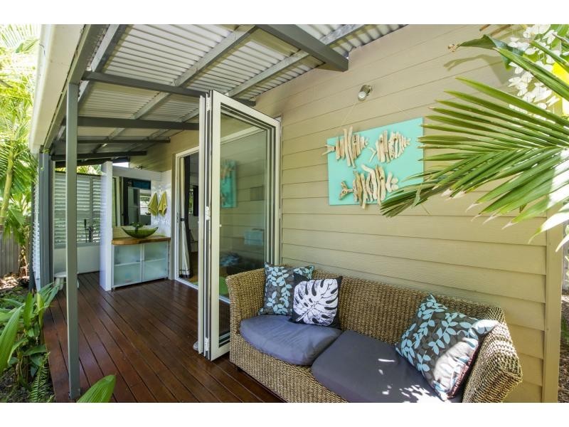 10 Serene Place, Nelly Bay QLD 4819