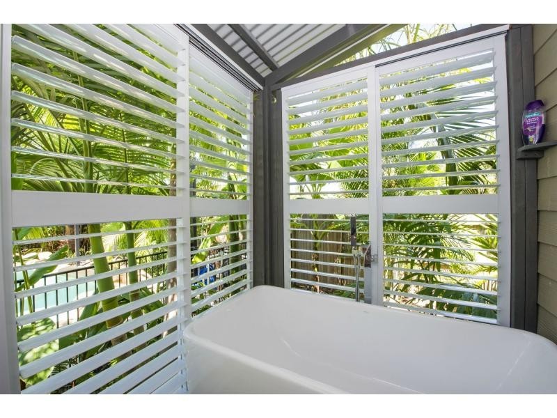 10 Serene Place, Nelly Bay QLD 4819