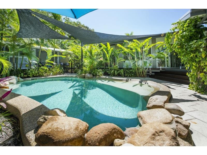 10 Serene Place, Nelly Bay QLD 4819