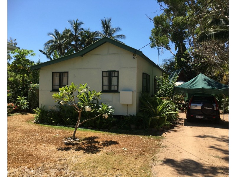 23 Barbarra Street, Picnic Bay QLD 4819